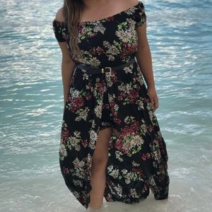 Beautiful dress -Fits a size L/XL